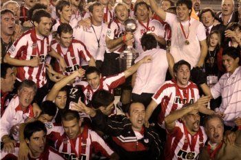 Plantel de Estudiantes campeón de la Copa Libertadores 2009