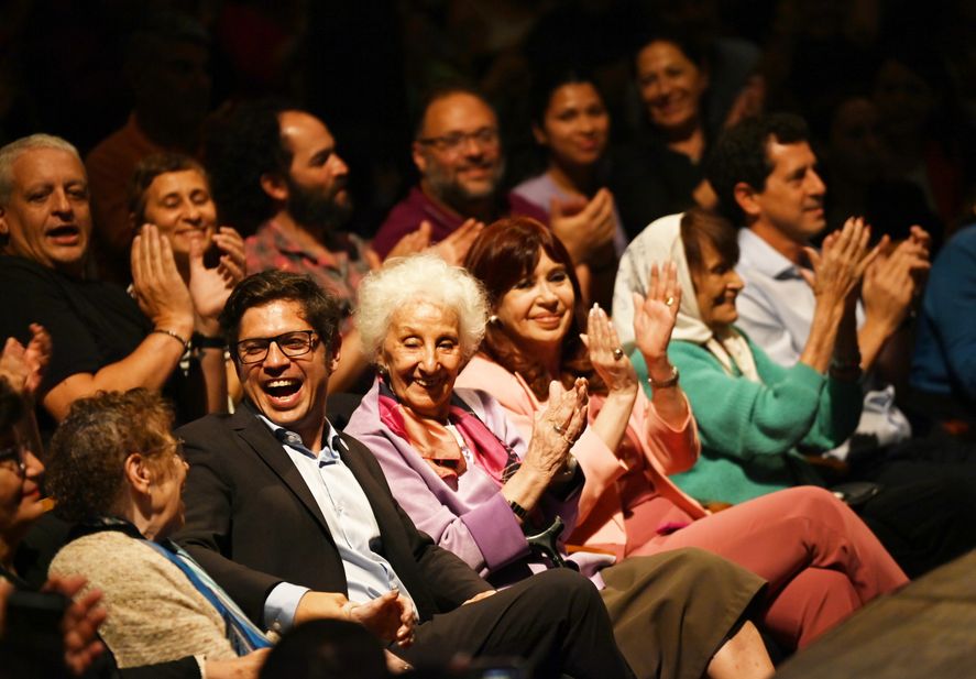 Axel y CFK, presentes en el Teatro Argentino