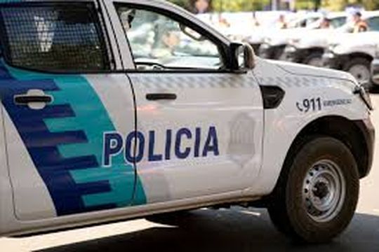 suma tension en un robo expres en un supermercado de la plata