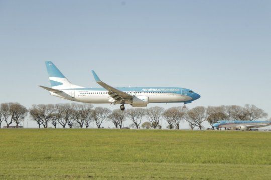 aerolineas argentinas cierra el proceso de los vuelos especiales con 27.000 repatriaciones