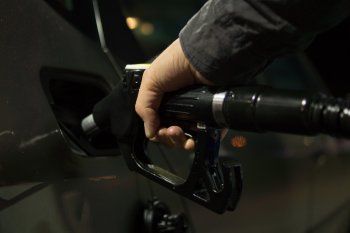 La venta de combustibles cayó en febrero comparado con el mismo mes de 2020