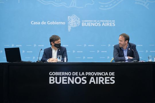 Axel Kicillof junto Pablo López, ministro de Hacienda y Finanzas del Gobierno de la Provincia de Buenos Aires