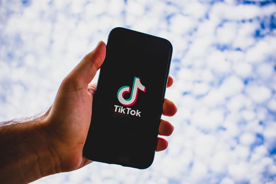 Cómo evitar que los desafíos de TikTok se conviertan en riesgosos.
