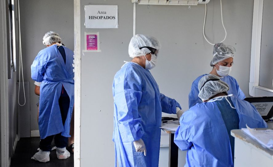 En las &uacute;ltimas 24 horas, se confirmaron 1.961 casos y 4 fallecidos por coronavirus en provincia de Buenos Aires.