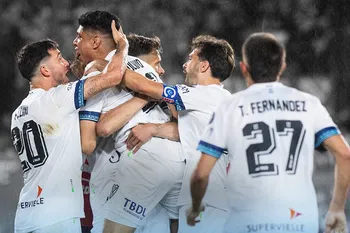 Vélez espera por Gimnasia o Boca en Semifinales.