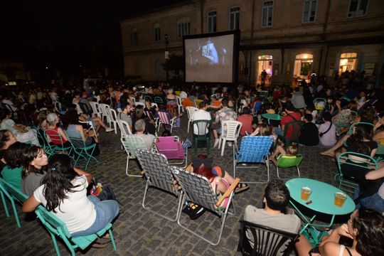 El ciclo de cine en Meridiano V forma parte de las actividades de Noches Culturales.