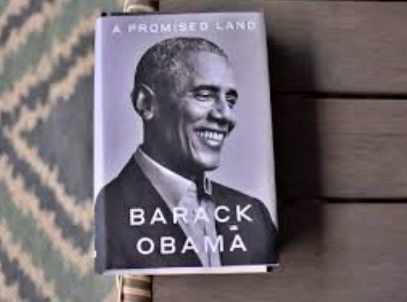 La tapa del libro de Mauricio Macri Primer Tiempo también tiene similitudes con la de Barak Obama. Aunque en menos grado que el de María Eugenia Vidal con el de Michelle 