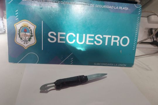 El cuchillo secuestrado al alumno en la Escuela Secundaria N° 22