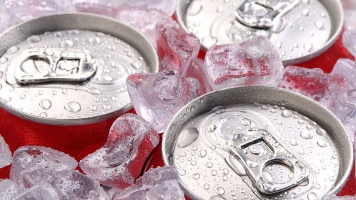 Quieres mantener tu bebida fría todo el día? ¡La botella YETI de 18oz es la  respuesta! 🥤❄️☀️