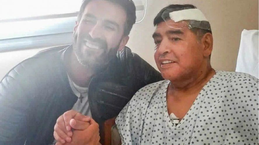 Cuestionan la operación en la cabeza de Diego Maradona