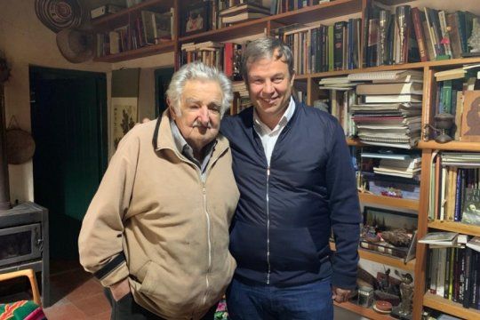 cascallares se reunio con pepe mujica en uruguay y valoro la humildad del ex presidente