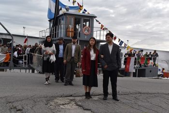 Se realizó el tradicional y emotivo desembarco del inmigrante en Berisso. (Foto Puerto La Plata)
