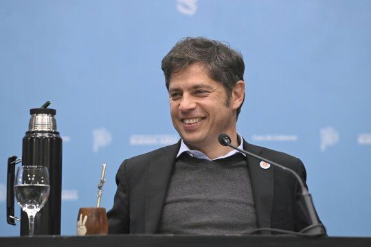 como reacciono axel kicillof al desafio de maximo kirchner en atenas