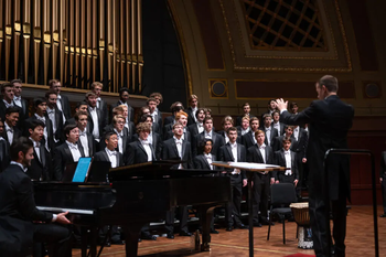 El Coro es aclamado en el mundo y reconocido como uno de los mejores coros universitarios 