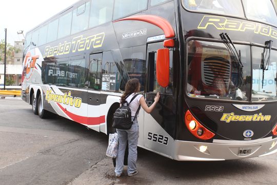 La UTA amenaza con un paro de colectivos de 48 horas en el interior del país