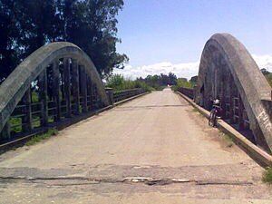 Los puentes angostos de la ruta 2 a Mar del Plata también eran una marca registrada de aquel viaje. 
