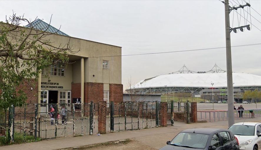 Una de las escuelas aledañas al Estadio que había suspendido las clases por el show de La Renga