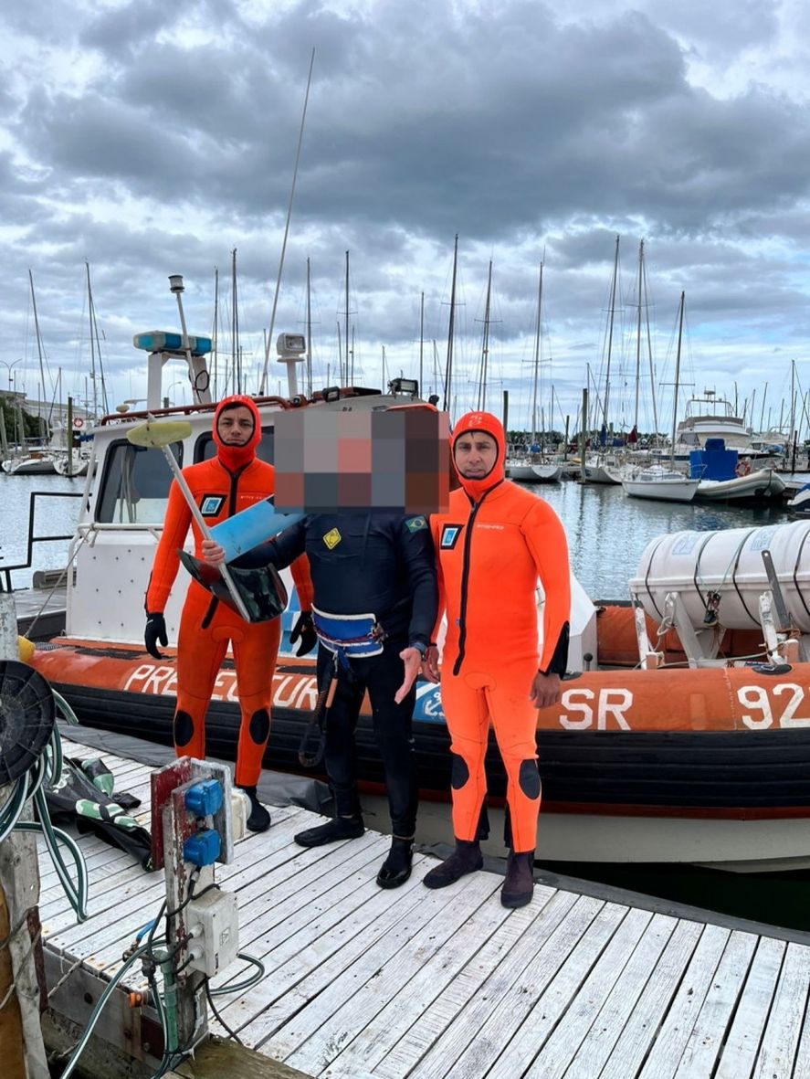 La Prefectura Naval Argentina desplegó un operativo de rescate por tres hombres que practicaban kitesurf y no podía volver a la costa en Mar del Plata.