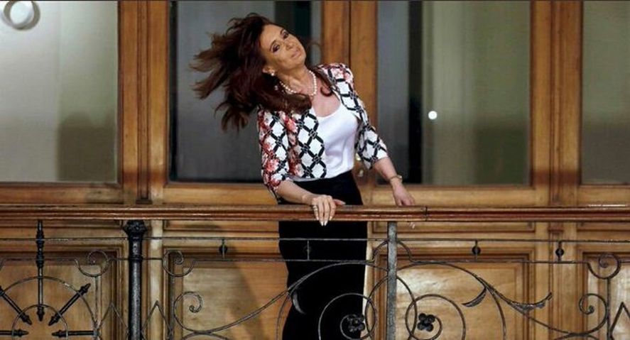 Los memes por la jugada que adjudican a Cristina Kirchner de la división del bloque del Senado Nacional para obtener un representante más al Consejo de la Magistratura 