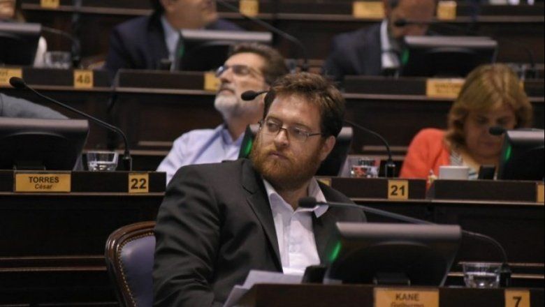 De la mano del Frente de Izquierda, Guillermo Kane vuelve a la LEgislatura