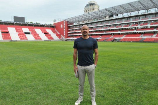 Juan Sebastián Verón anunció el inicio de las obras en el estadio de Estudiantes