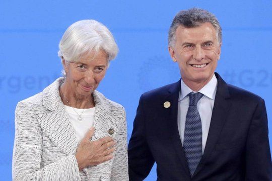 Mauricio Macri volvió a decir que no hubo fuga de capitales, pese a que el FMI lo desmintió en un duro informe.
