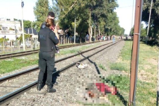 Femicidio en Boulogne: tiró a su pareja a las vías del tren