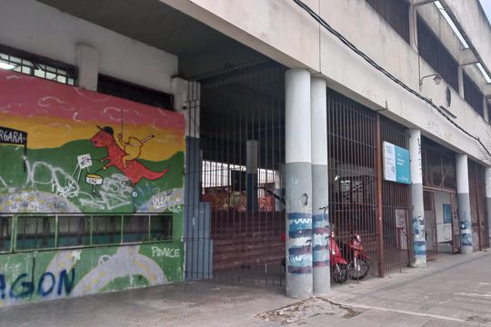 Armas de fuego y agresiones en colegio de La Plata.  