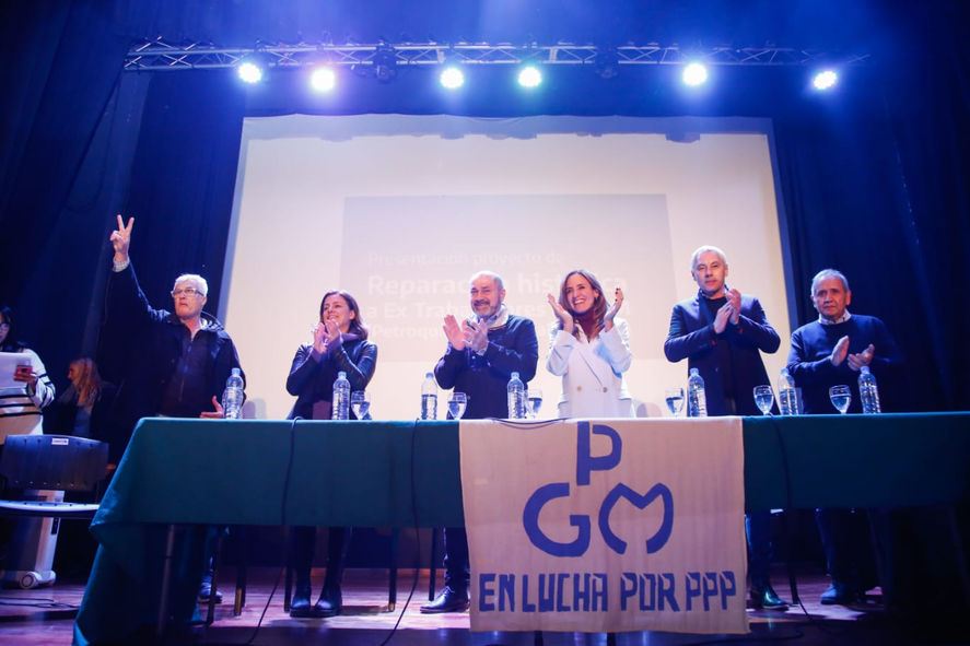 Victoria Tolosa Paz presentó el proyecto en un acto en el Cine y Teatro Municipal de la municipalidad de Ensenada.