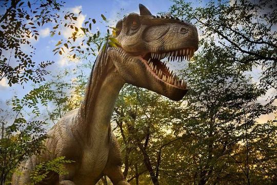 Parque con dinosaurios que habitarton en Argentina 