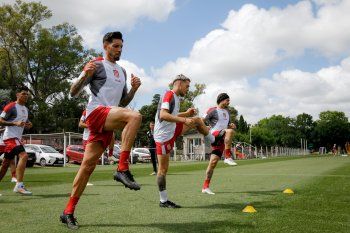 Estudiantes volvió a los entrenamientos tras el triunfo ante Racing y Eduardo Domínguez le apunta a Belgrano