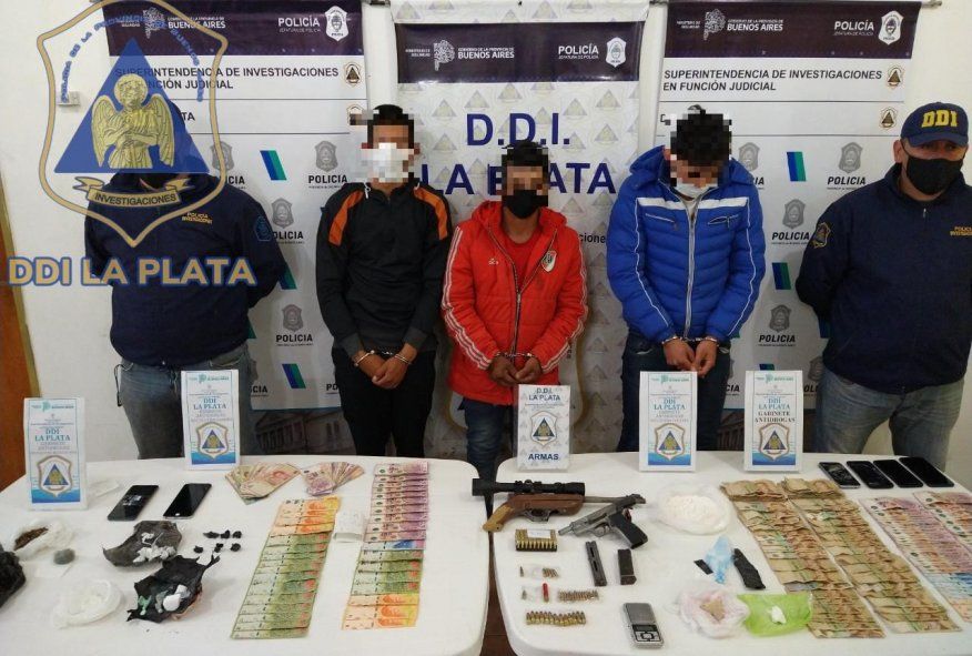 Los tres detenidos cayeron por vender drogas en el barrio San Cayetano