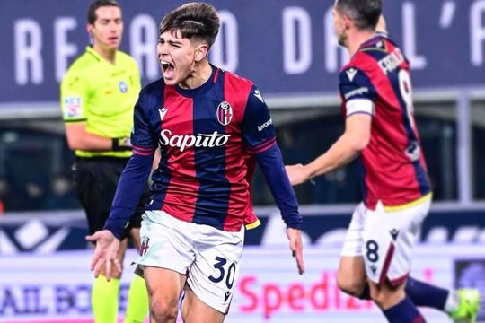 Benjamín Domínguez grita uno de sus goles ante el Hellas Verona.