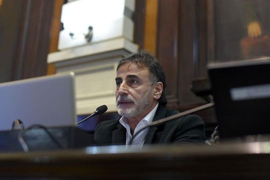 Ruben Eslaiman, vicepresidente II de Diputados, pidió la renuncia de todo el gabinete tras la derrota en las elecciones.