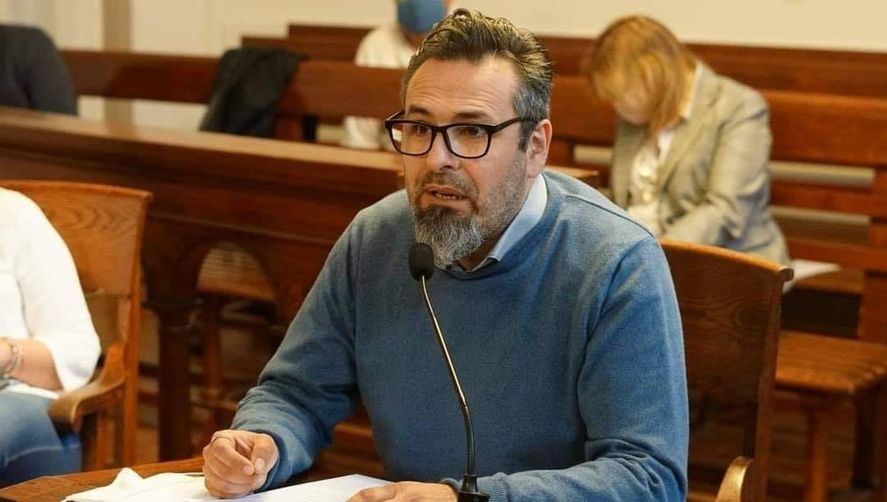 El concejal Juan Carri (Frente de Todos) pidió informes sobre el “misterioso” viaje de una funcionaria municipal por europa 