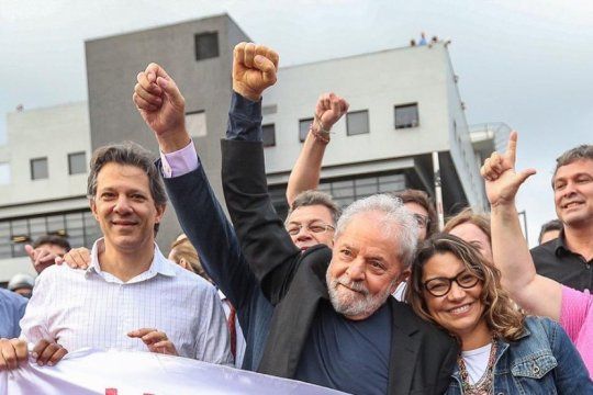 intendentes peronistas celebran la libertad de lula mientras se habla del 17 de octubre brasileno
