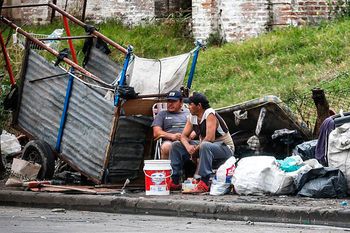 La pobreza (según la UCA) bajó 7,9% más, tras firma de convenio con Ministerio de Milei