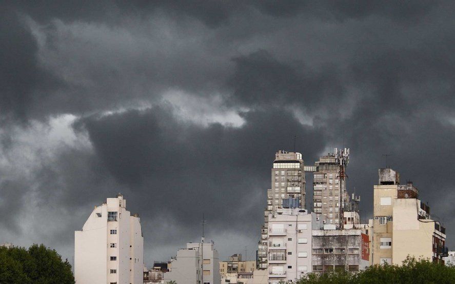 Rige una alerta amarilla por fuertes tormentas, vientos y granizo en varias localidades de la provincia de Buenos Aires durante la tarde y noche de este domingo.&nbsp;