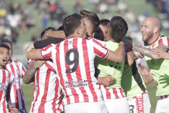 San Martín recortó distancias en lo más alto de la Primera Nacional. Fútbol de ascenso