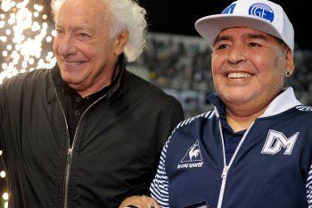 Coppola y Maradona a pura sonrisa en la previa del duelo de Gimnasia por Copa Argentina.