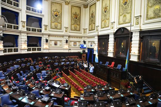 La Cámara de Diputados bonaerense se viste de gala para renovar autoridades y bancas.