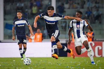 Gustavo Canto en su debut en Gimnasia.  