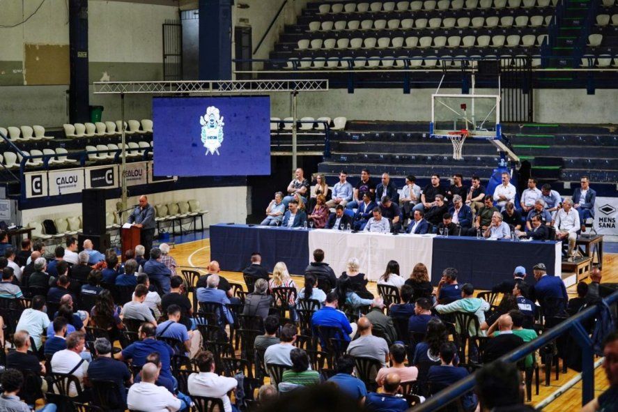 La última Asamblea General Ordinaria de Gimnasia contó con alrededor de 360 socios presentes.