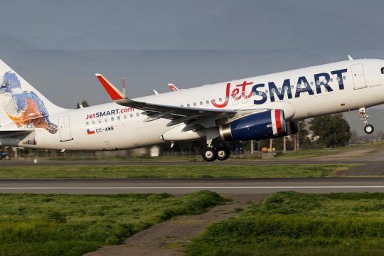 denuncian que la low cost jetsmart tuvo un aterrizaje fallido en el aeropuerto de cordoba