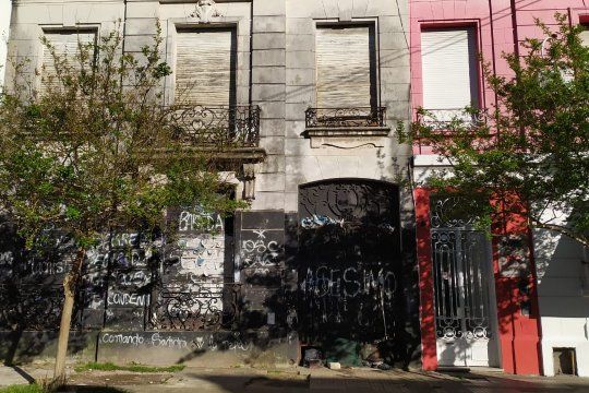 Vecinos denunciaron ruidos y movimientos extraños en la casa de Ricardo Barreda