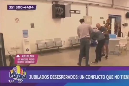 intento de quemarse de un jubilado en pami: las imagenes que estaban, pero no se vieron