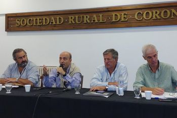 La entidad que nuclea a productores del campo bonaerense y La Pampa manifestó bronca e indignación por las medidas de los gobiernos nacional y provincial.
