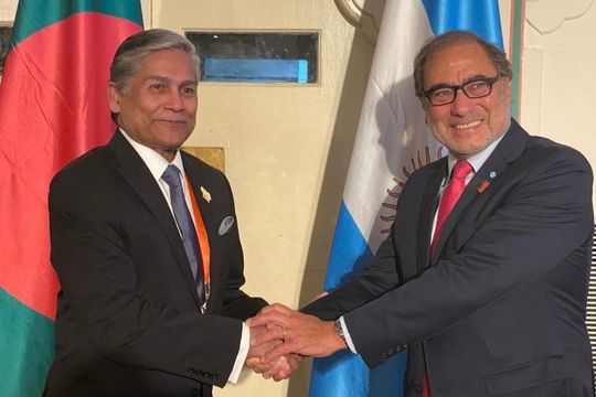 primer acercamiento politico entre argentina y bangladesh