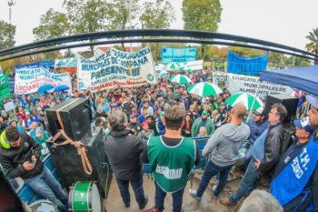 unos 1.500 trabajadores protestaron contra ferraresi por pagar sueldos bajo la linea de indigencia