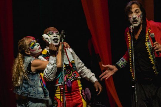 llego el carnaval: falta y resto, la murga uruguaya y una revolucion cultural que copa latinoamerica